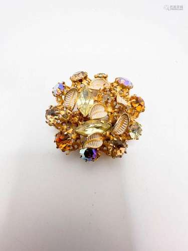 GORGEOUS FLORAL STONE BROOCH