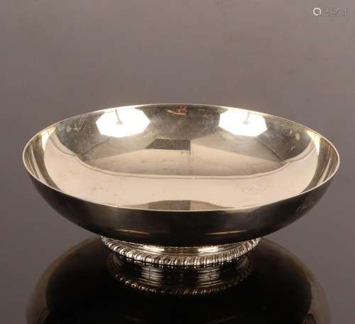 A circular silver bowl, Page, Keen & Page, London 1934, ...