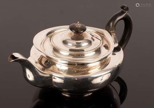 A George IV silver teapot, Emes & Barnard, London 1823,