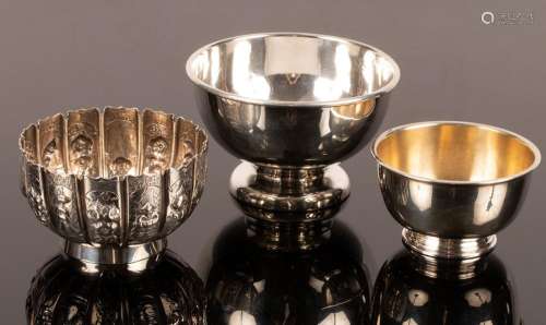 A Victorian silver sugar bowl, Richard Sibley II, London 185...