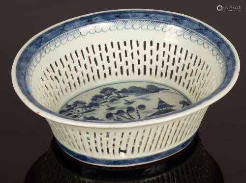 A 19th Century Chinese export blue and white pierced oval ba...
