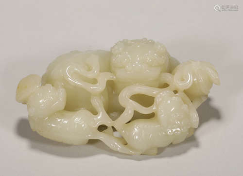 Hetian jade three lions ornaments of the Qing Dynasty