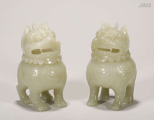 A pair of hetian jade deer end aromatherapy in qing Dynasty