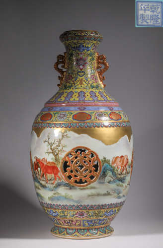Qing Qianlong year enamel painted gold window vase blessing ...