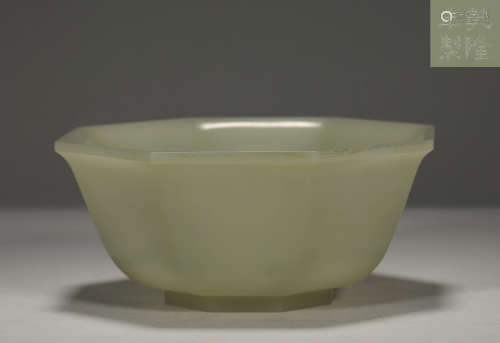 Hetian jade octagonal bowl from the Qing Dynasty