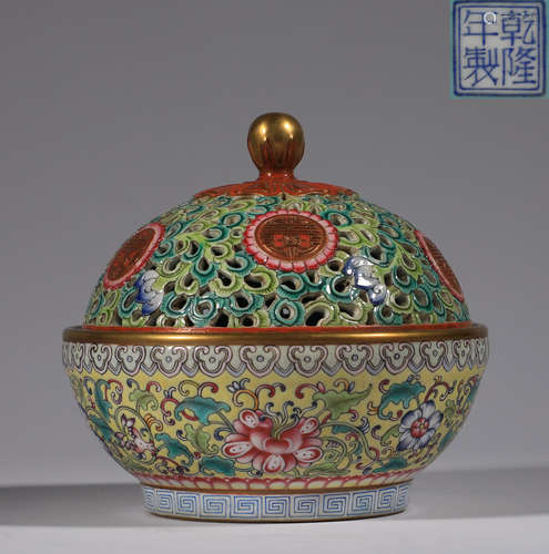 Qing Qianlong year enamel gold incense burner with thousands...