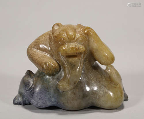 Jade bear in ancient China