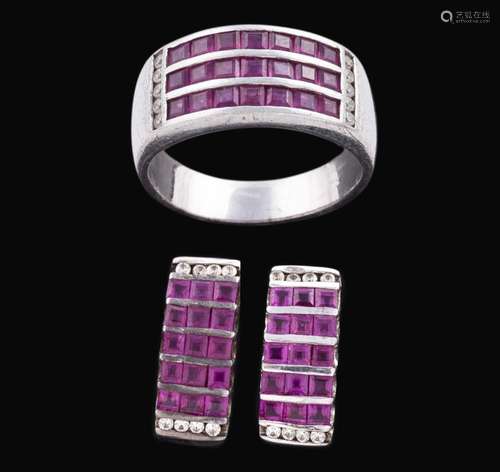 CONJUNTO DE ANILLO Y PENDIENTES EN PLATA CON PIEDRAS ROSAS E...