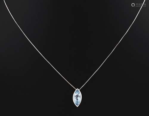 COLGANTE CON AGUAMARINA EN TALLA MARQUISE DE APROX 1.9 CT EN...