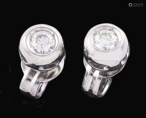 PAREJA DE DORMILONAS CON DIAMANTES 0.10 CT EN CHATÓN EN ORO ...