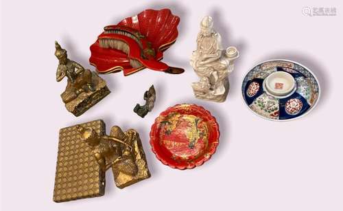 Lot Chine et extreme orient :<br />
Guanine au chien de Fo b...