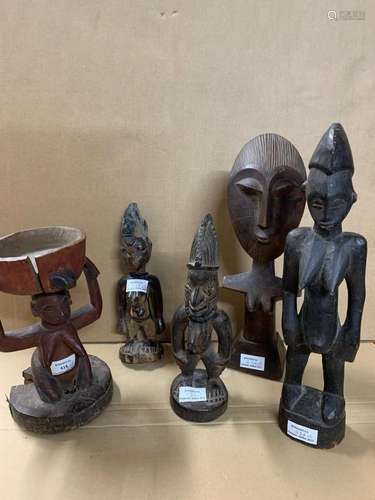 Lot comprenant:<br />
1-STYLE GHANEEN<br />
Statuette akwa B...