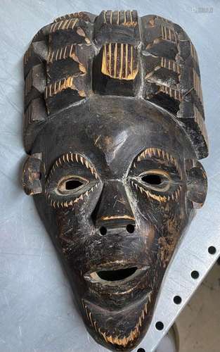 2 masques africains et océaniens