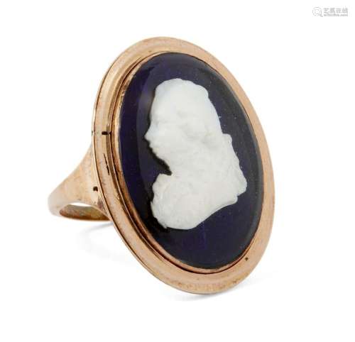 A George III cameo gold ring, c.1790, depicting the profile ...