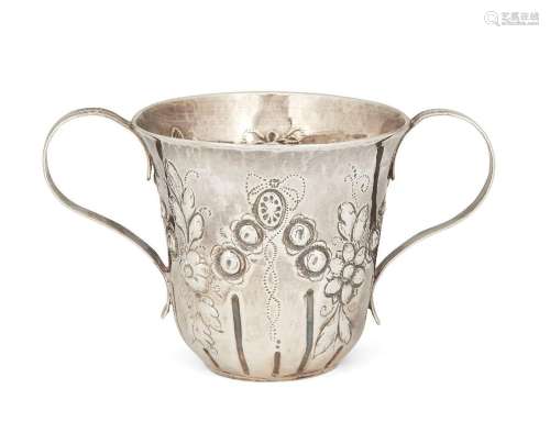 A George III silver porringer cup