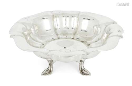 A shaped Edwardian silver bowl