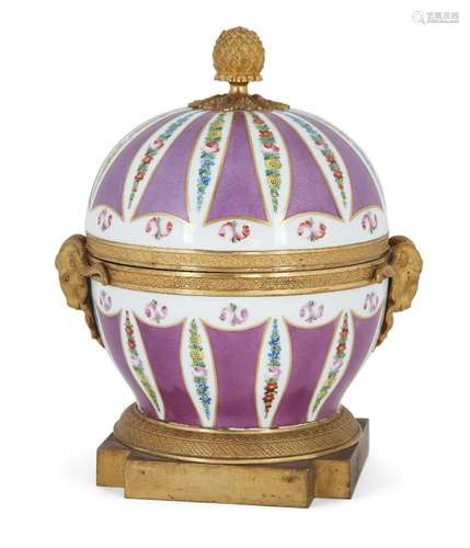 A French gilt-bronze mounted Continental porcelain box and c...