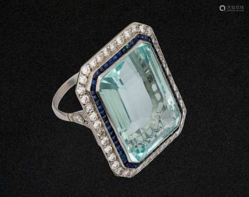 Aquamarine, sapphires and diamonds ring