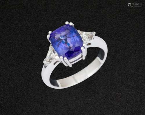 Tanzanite and diamond ring