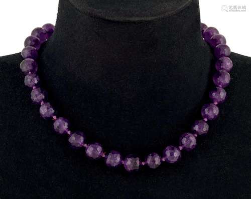 Amethyst and gold clasp necklace