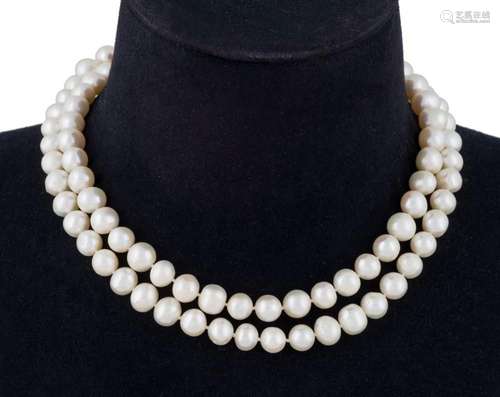 Cultured pearl necklace