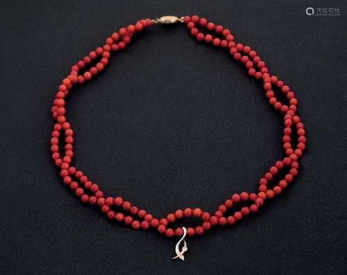 Coral beads necklace gold clasp