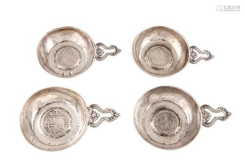 Four Spanish silver ashtrays 20th Century