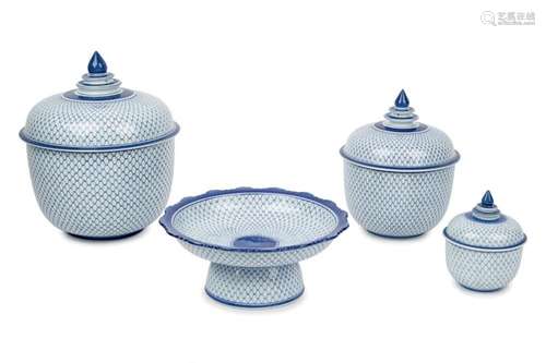 Four porcelain blue and white pieces. 20th C.