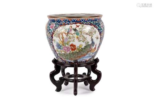 A Chinese porcelain planter 20th Century