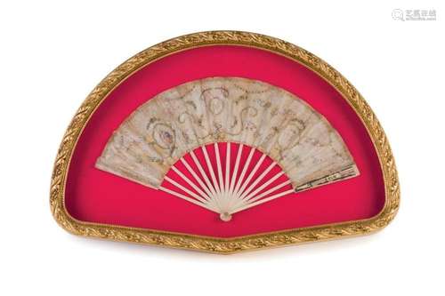 Bone fan in case. Late 18th C. - Early 19th C.