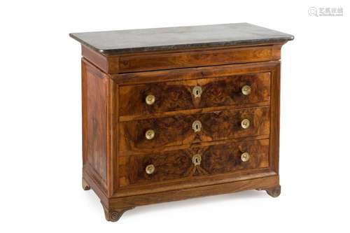 A Empire style mahogany chest 19th Century