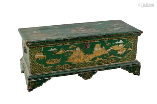 A carved wood chinoiseries chest 19th C