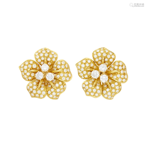 Eric Bertrand Pair of Gold and Diamond Flower Earclips/Pins