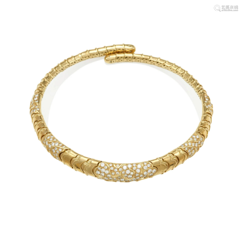 AN 18K GOLD AND DIAMOND COLLAR NECKLACE