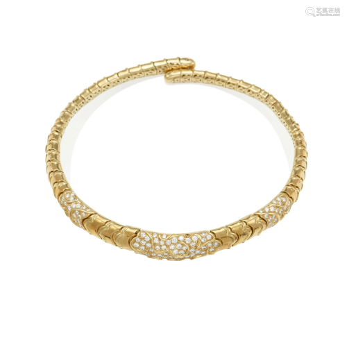 AN 18K GOLD AND DIAMOND COLLAR NECKLACE