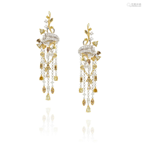 A PAIR OF 18K BI-COLOR GOLD AND DIAMOND EARRINGS