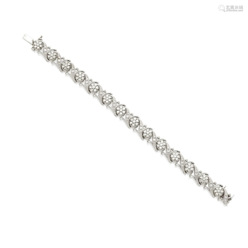 AN 18K WHITE GOLD AND DIAMOND BRACELET