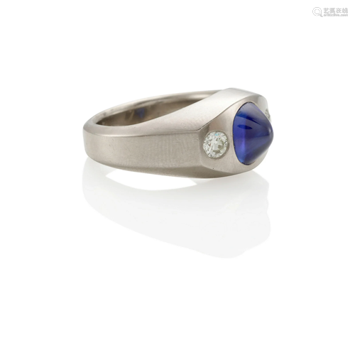 AN 18K WHITE GOLD, SAPPHIRE AND DIAMOND RING