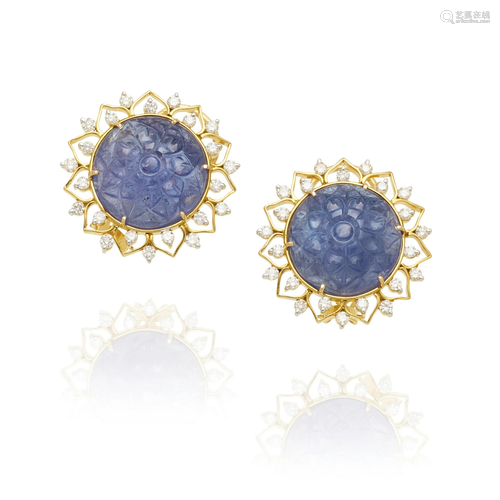 A PAIR OF 14K GOLD, TANZANITE AND DIAMOND EARCLIPS