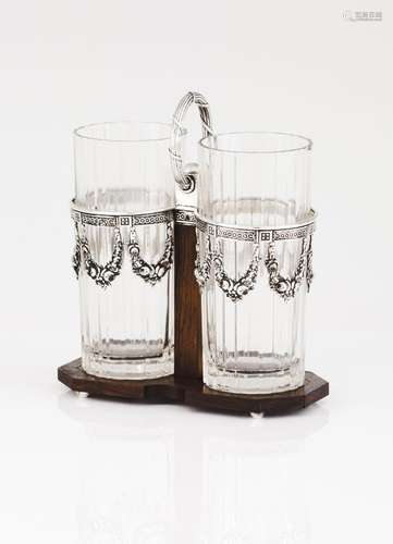 A "Leitão & Irmão" drinking glasses holder