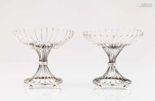 A pair of footed fruit bowls