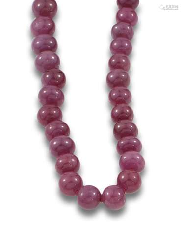 Necklace made up of 77 ruby ​​beads, cabochon cut, natural w...