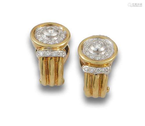 18 kt yellow gold earrings, 1980s.