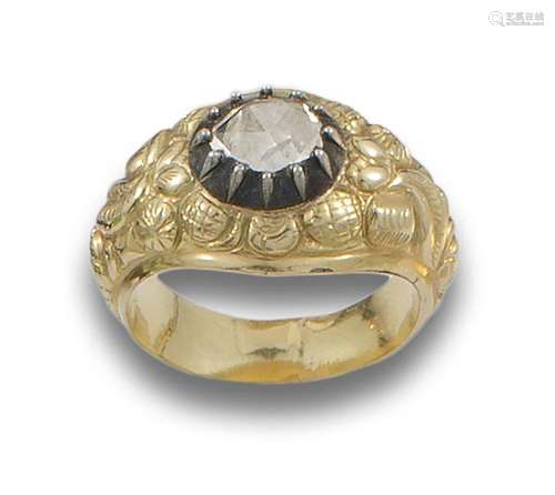 14 kt yellow gold ring.