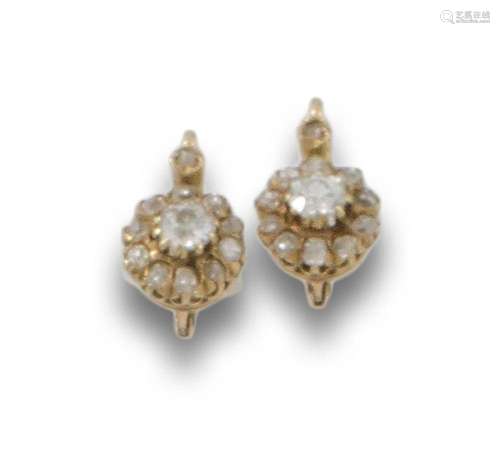 Antique 18 kt yellow gold dangle earrings.