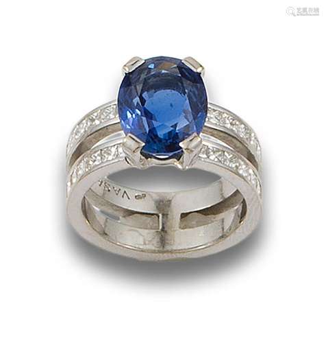 Ring signed VASARI, in 18 kt white gold.