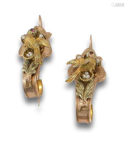 Elizabethan dangling long earrings in yellow and rose gold l...