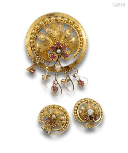 Mid-nineteenth century dressing, consisting of 18 kt yellow ...