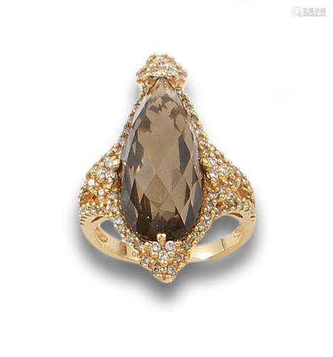 Shuttle ring composed of a smoky quartz,