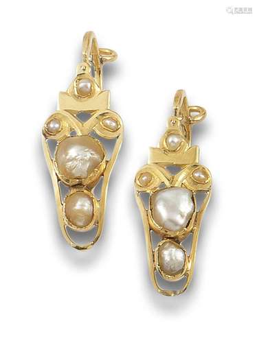 Popular 19th century dangling earrings